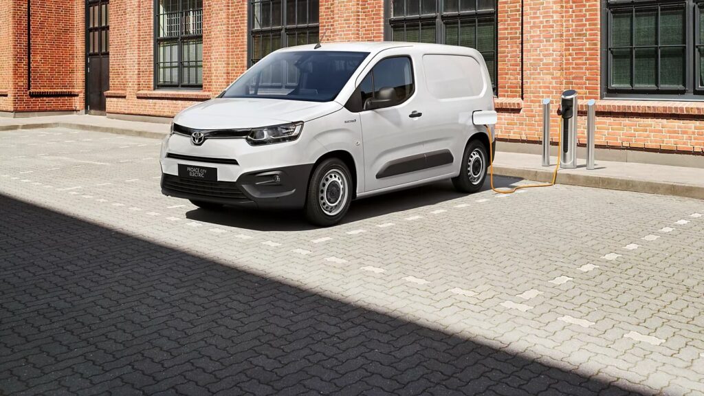 Nuova Toyota Proace City Electric a Torino da Central Motors