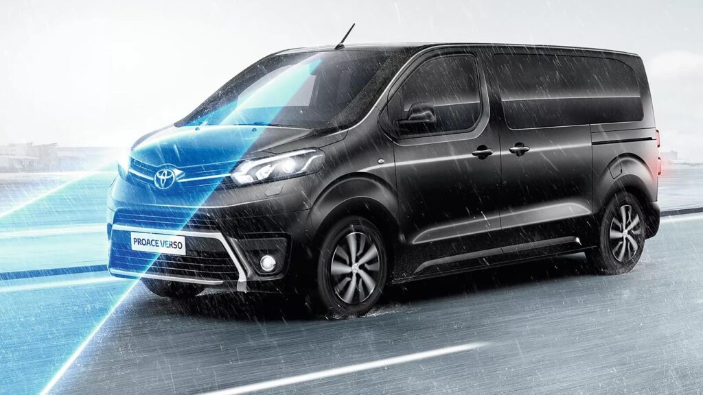 Nuova Toyota Proace Verso 2024 a Torino