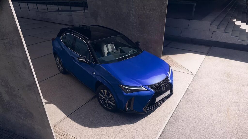 nuova lexus ux 300h hybrid ibrida da central motors a torino